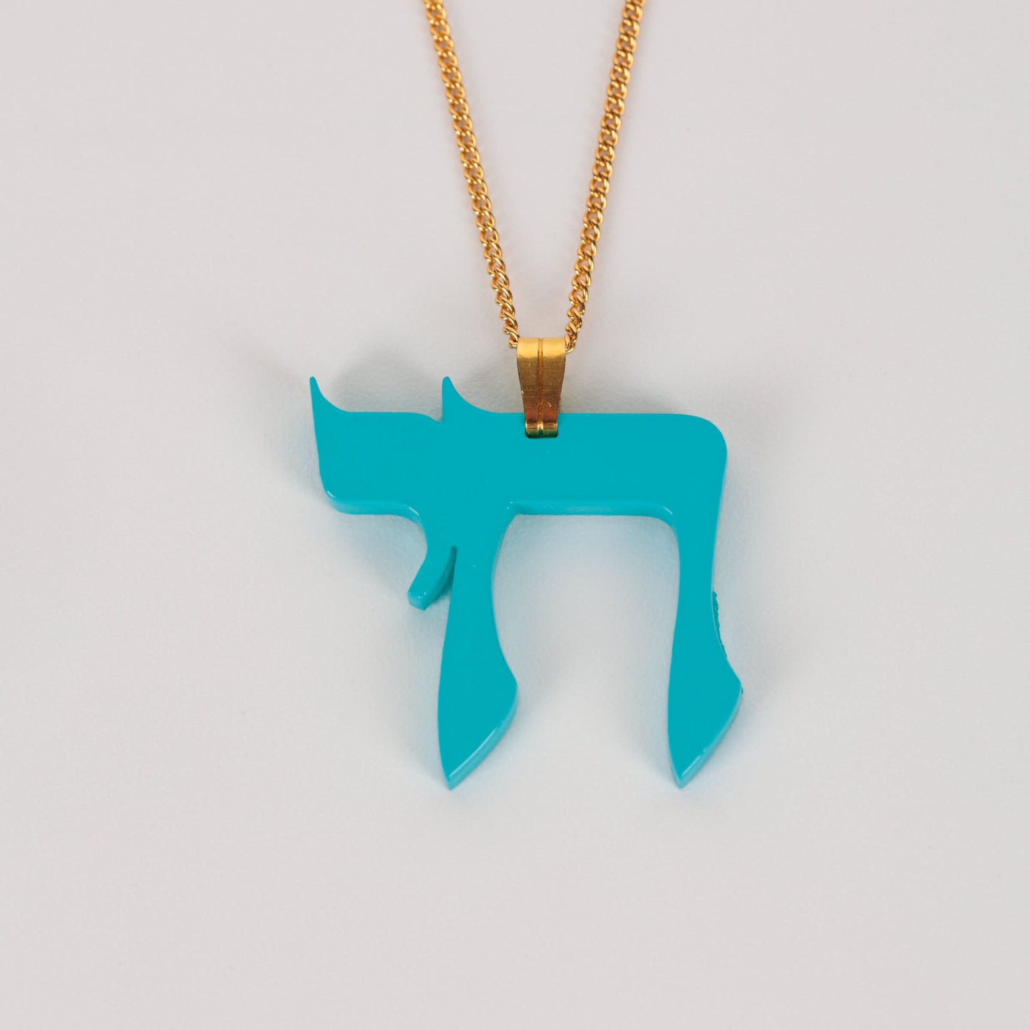 Hai pendant necklace