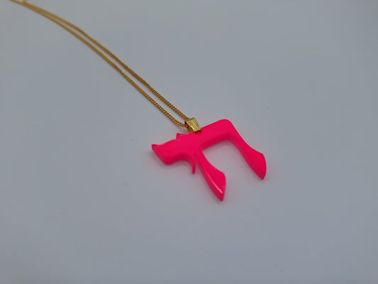 Hai pendant necklace
