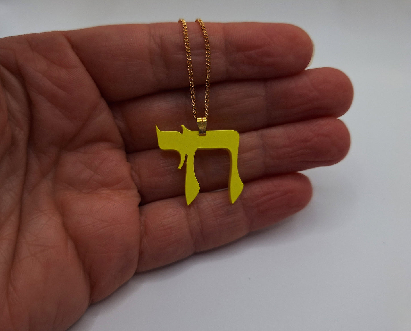 Hai pendant necklace