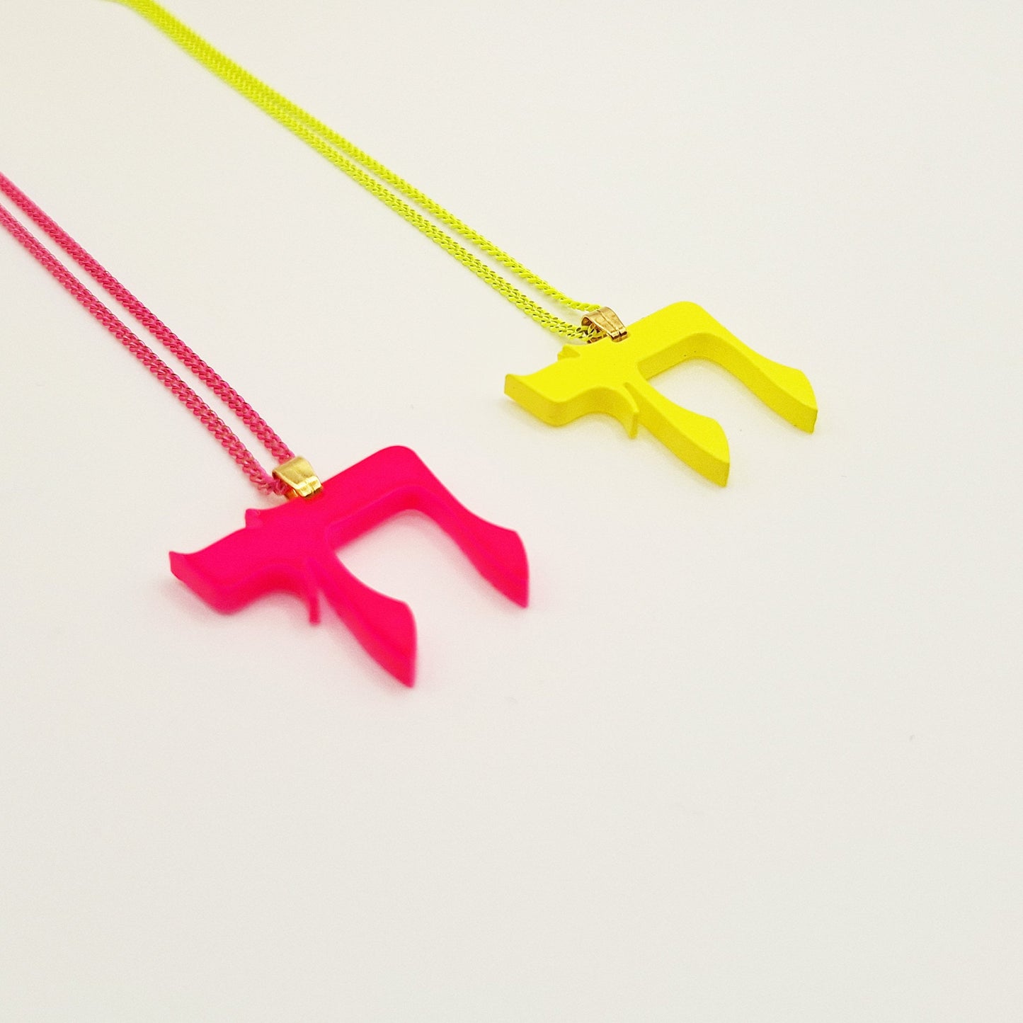Hai monocolor pendant necklace